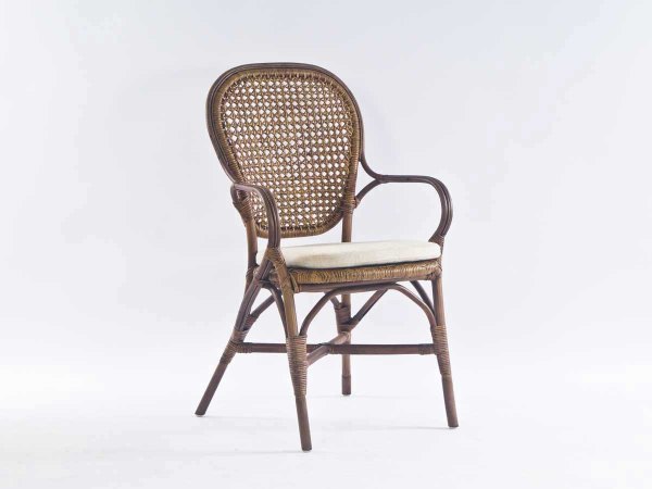 Lille flot med siddekomfort | lille fletstol